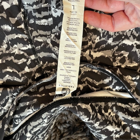 Fabletics leggings size large GUC - Picture 3 of 4